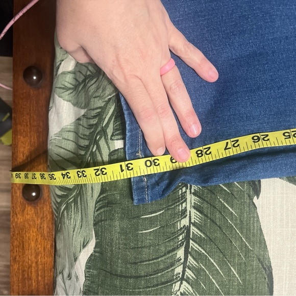 Torrid feel the fit Jean size 4R preloved - Picture 4 of 4